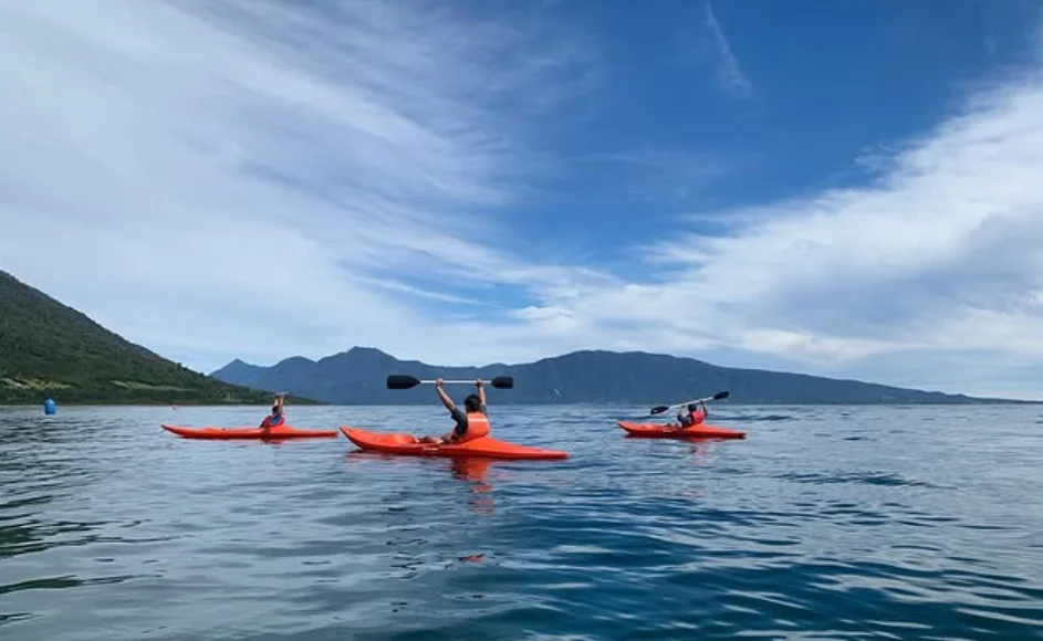 Aventura en Kayak en aguas tranquilas